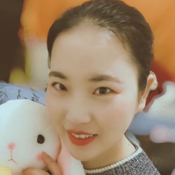 腼腆初妆的照片