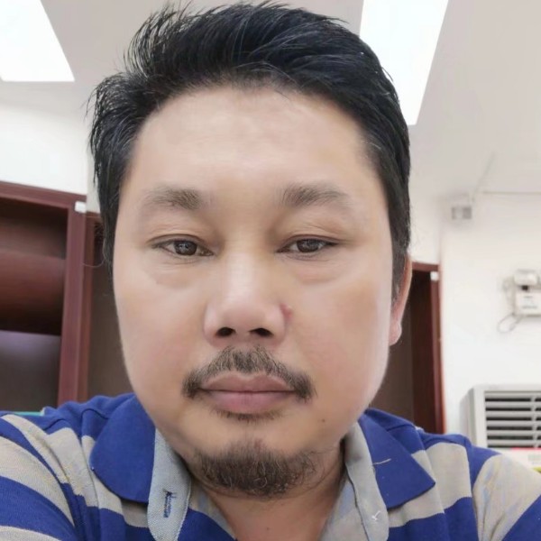 苗条倾心温柔的照片