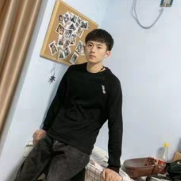 忐忑向铃铛的照片