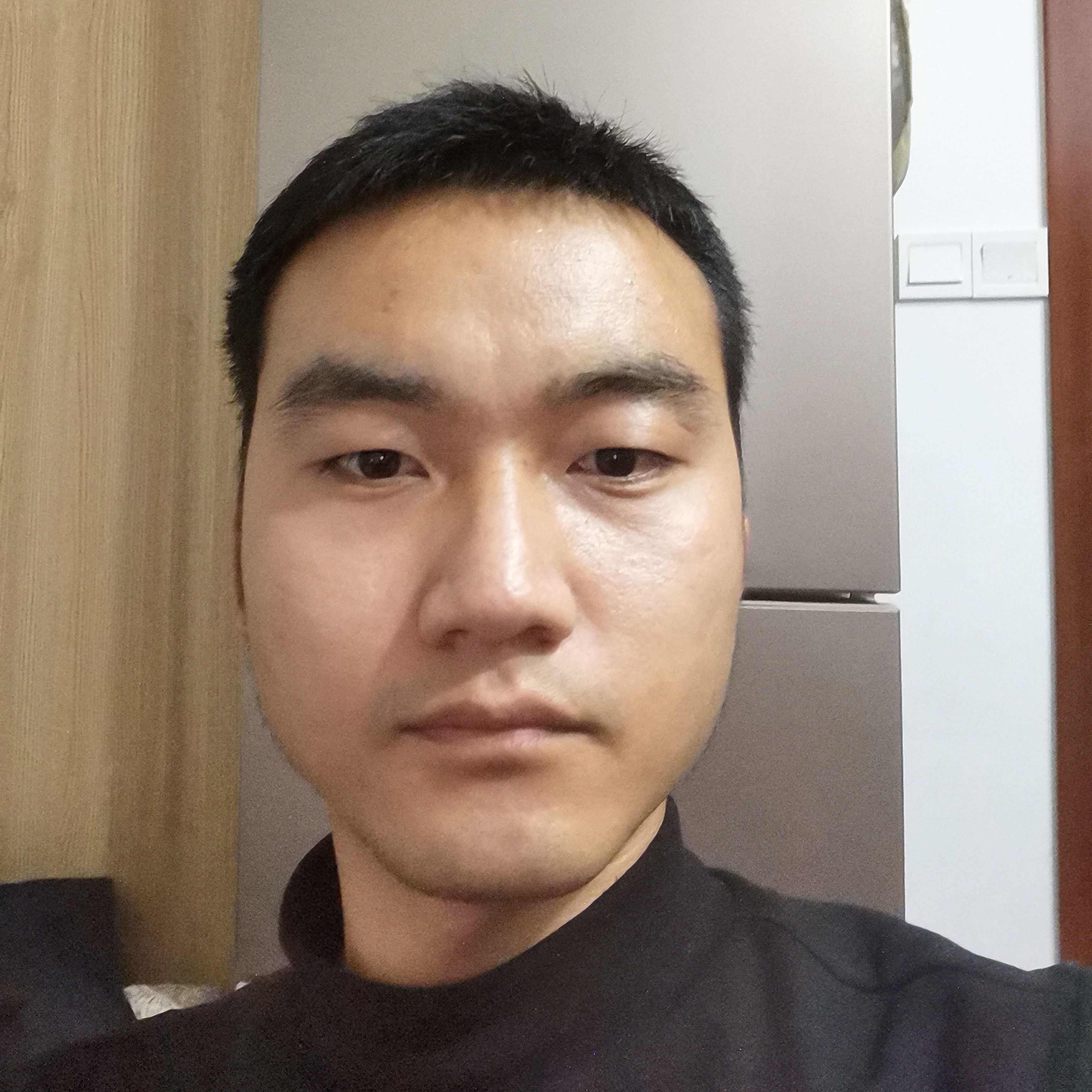 了凡一隆的照片