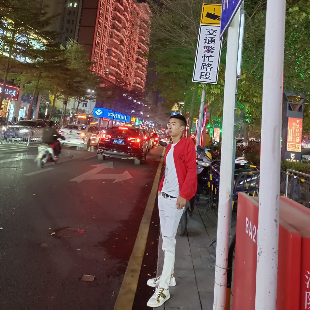 明理有白云的照片