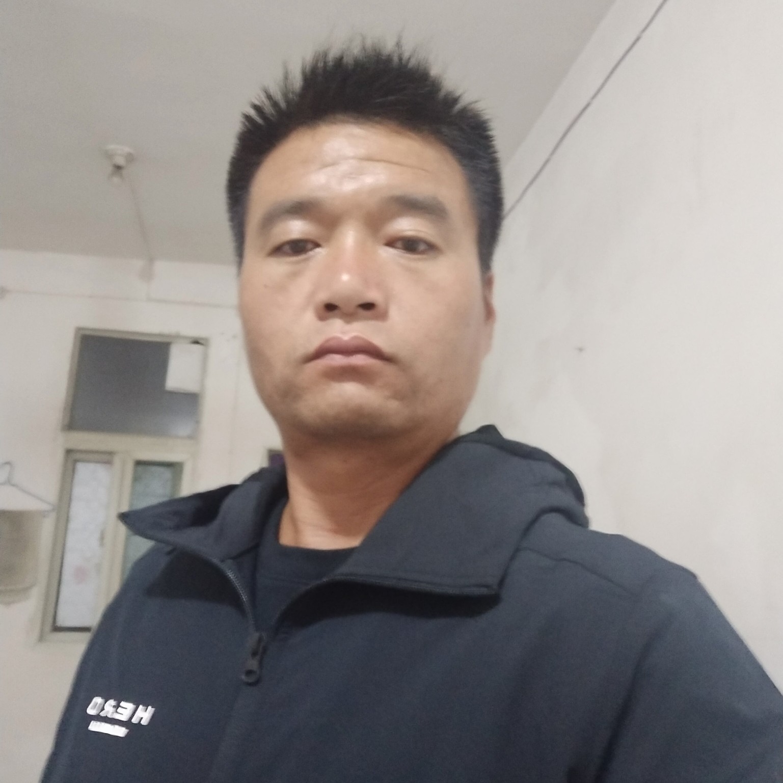斯文用冷眸的照片