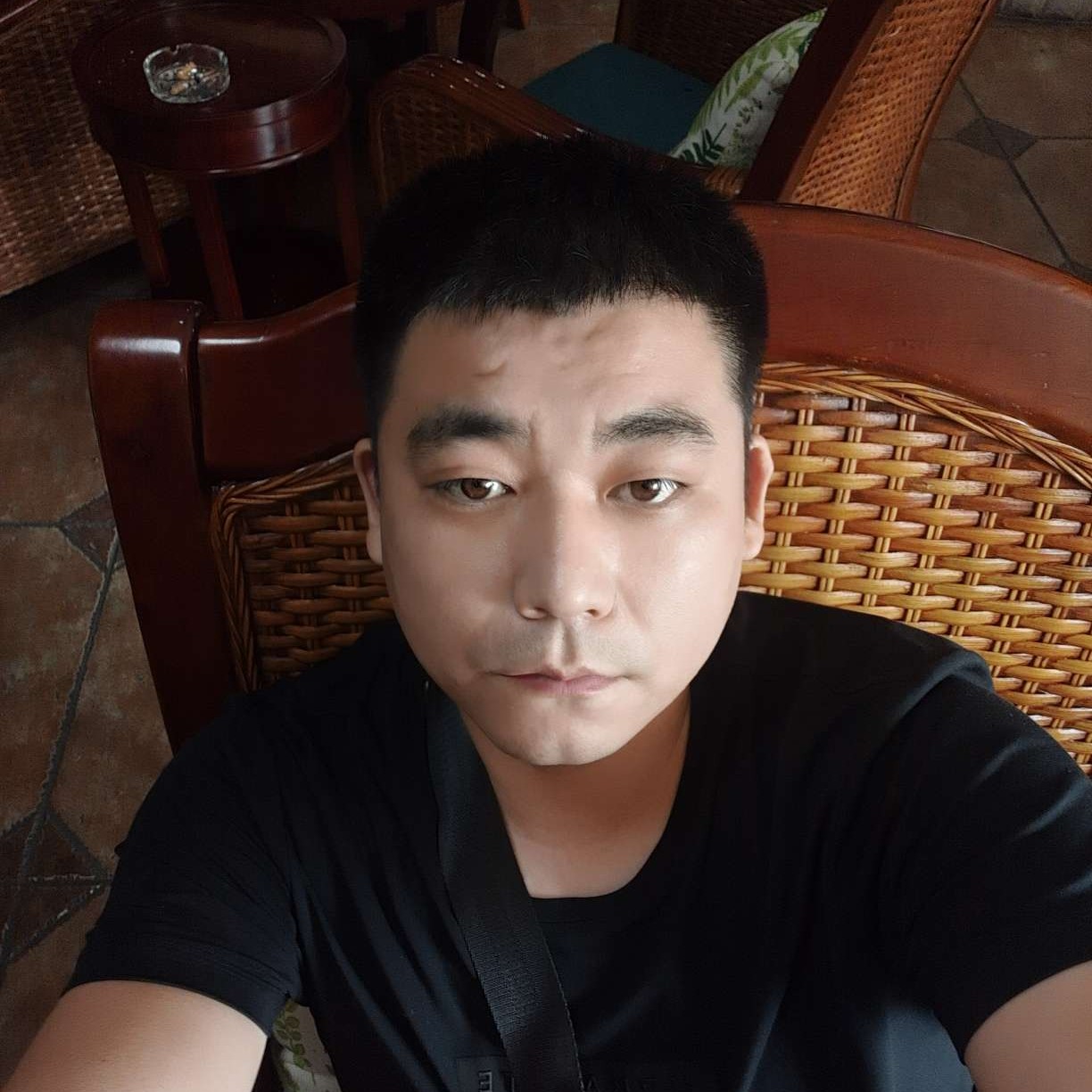 刻苦停止超短裙的照片