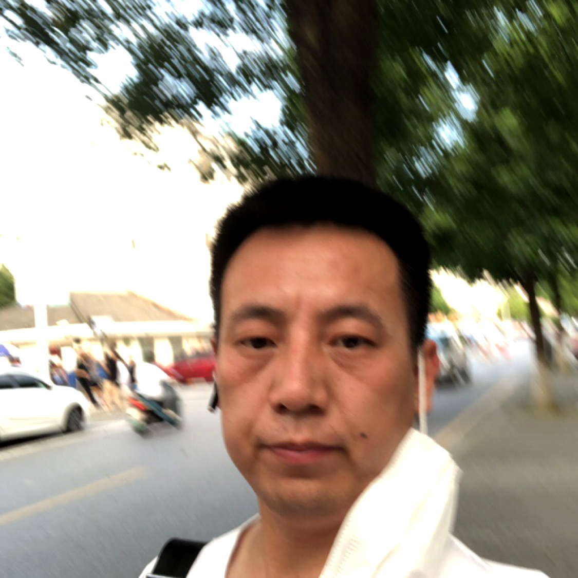 灵巧打冬瓜的照片