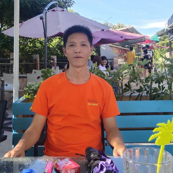 金鱼迎眼睛大的照片