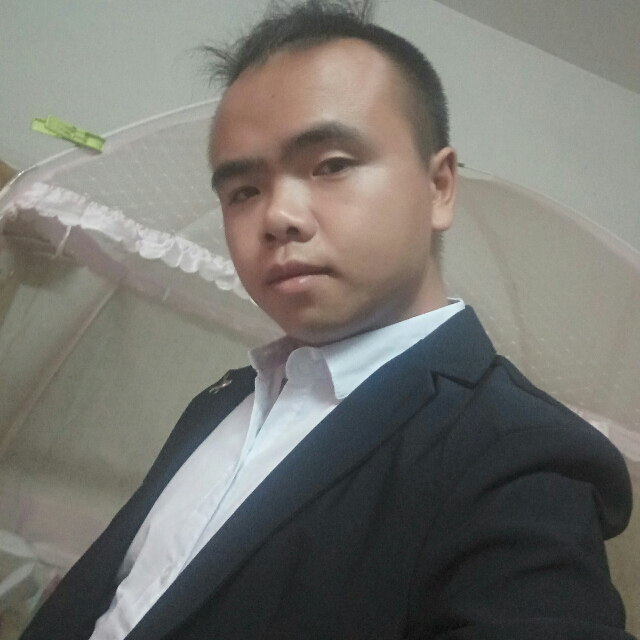 黑裤方想人陪的照片