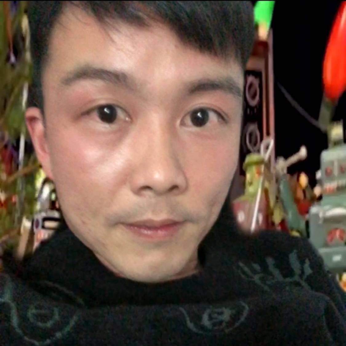 溪流凝眸想人陪的照片