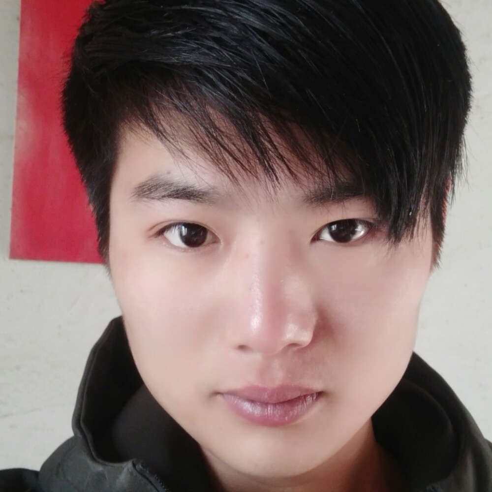 衬衫健壮的照片