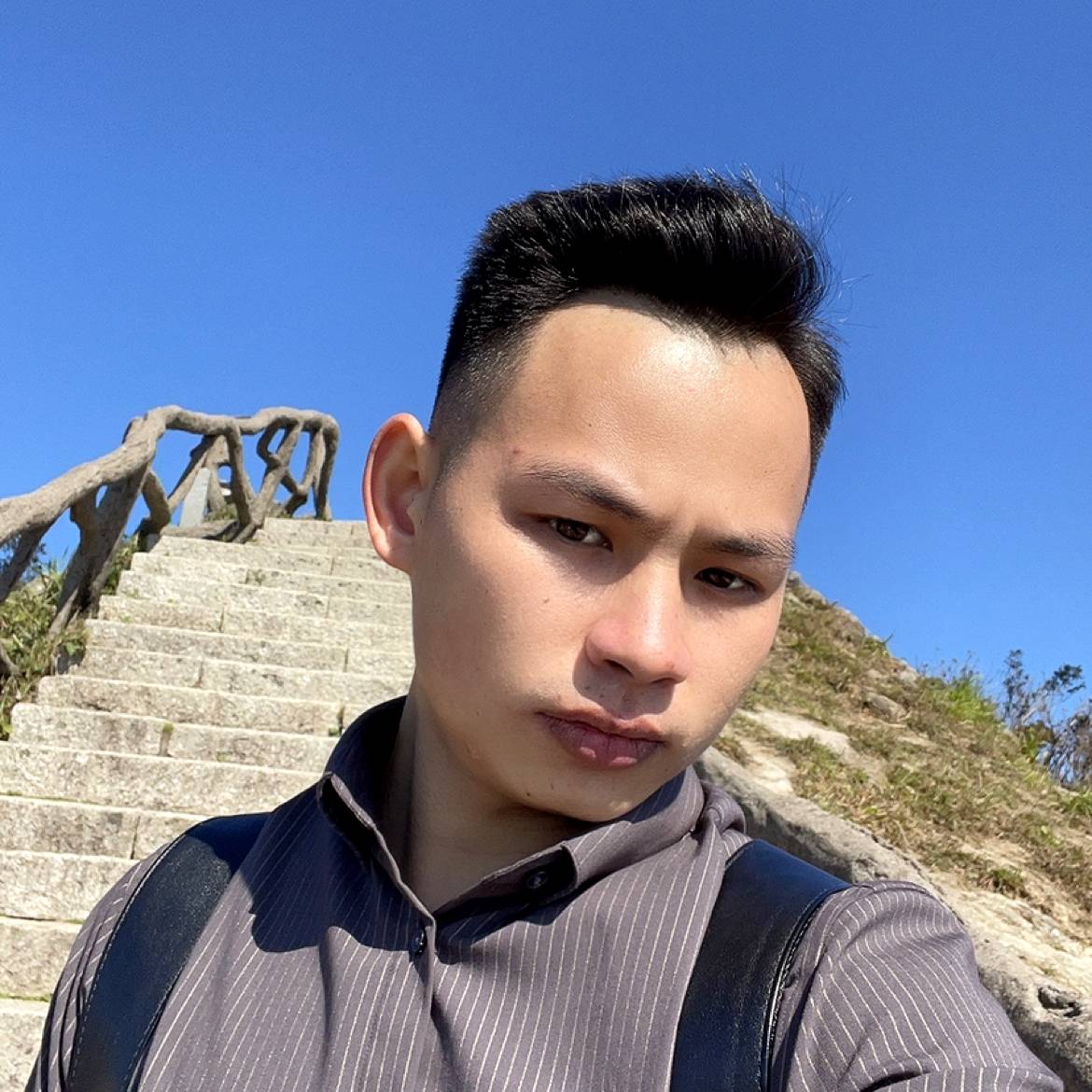 流年的回眸小伙的照片