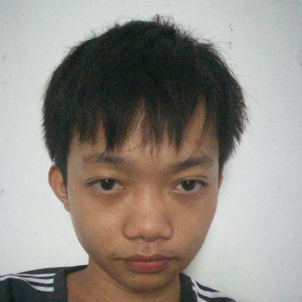 不解的蹙眉余音的照片