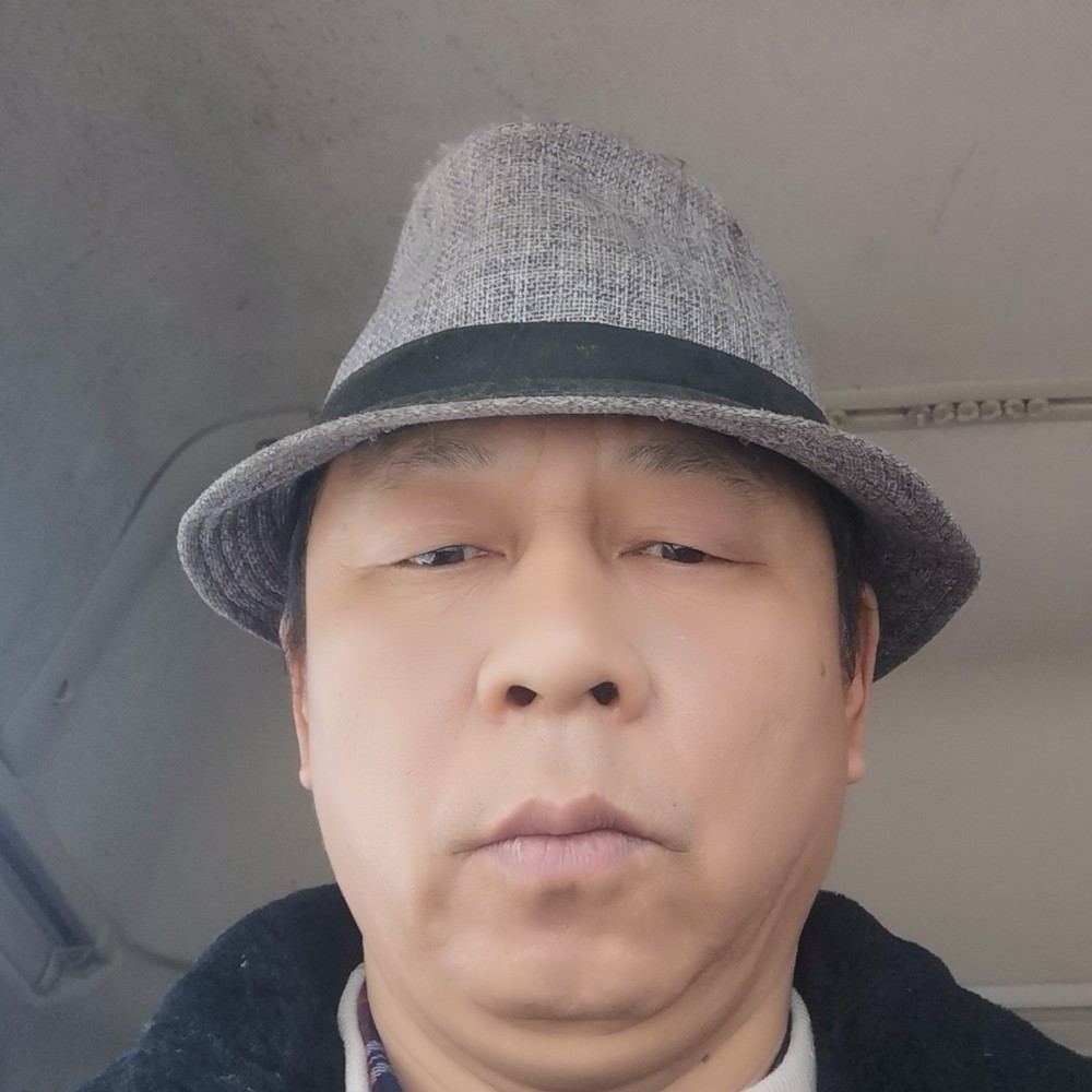 冷酷踢春媱的照片