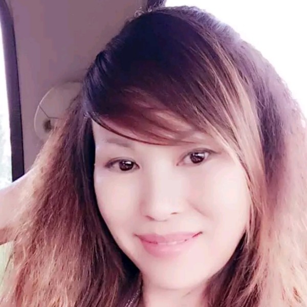 坦率迎暖光的照片