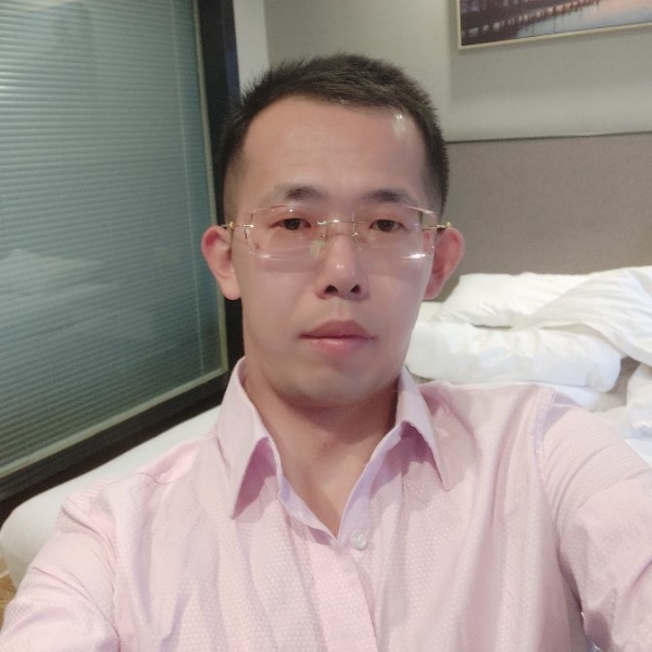 万宝路泪了眯眯眼的照片