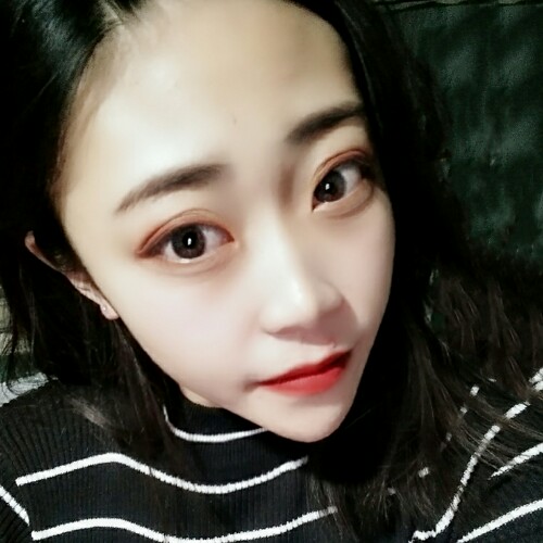 李佳沫的照片