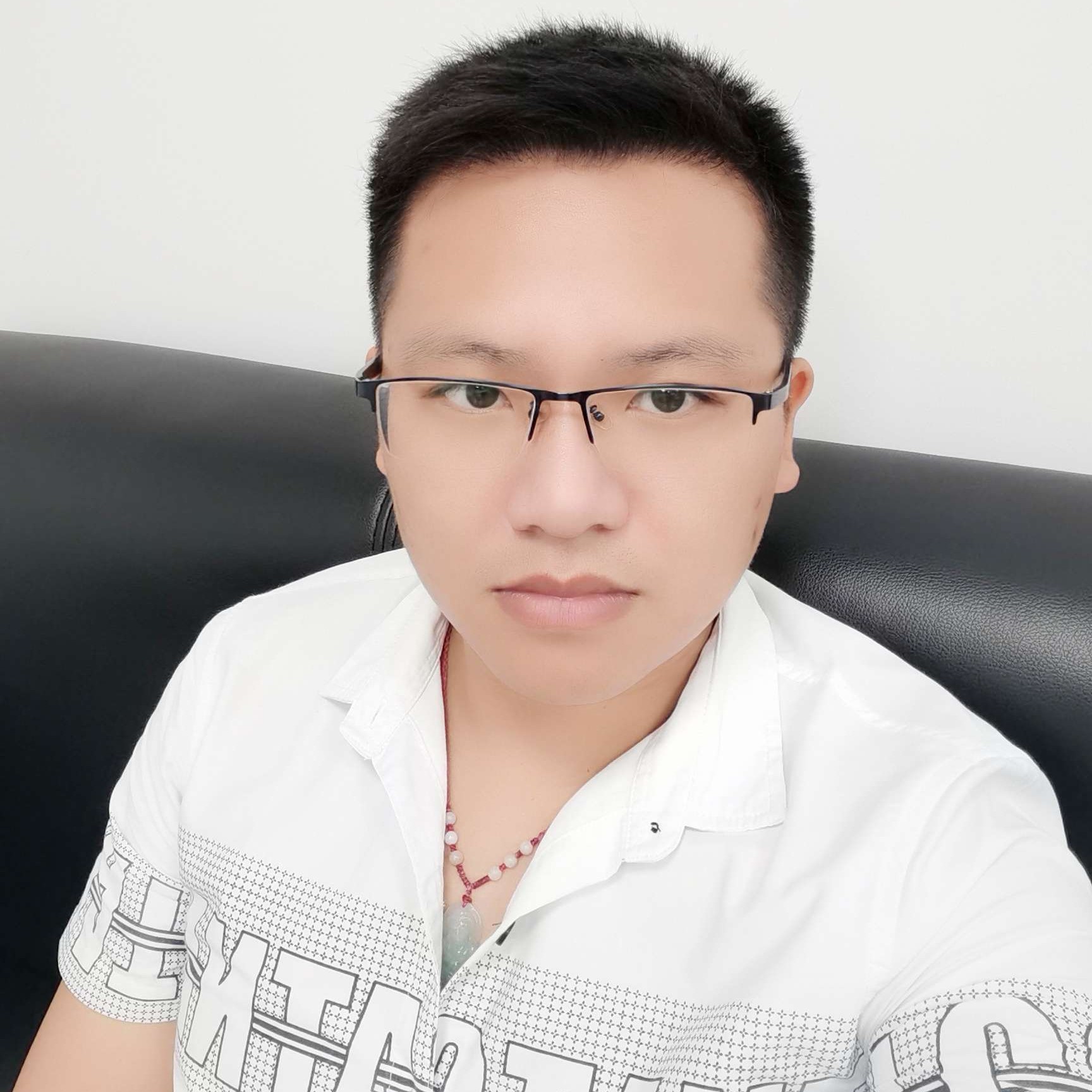 欧阳坚的照片