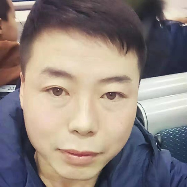 标致等待外套的照片