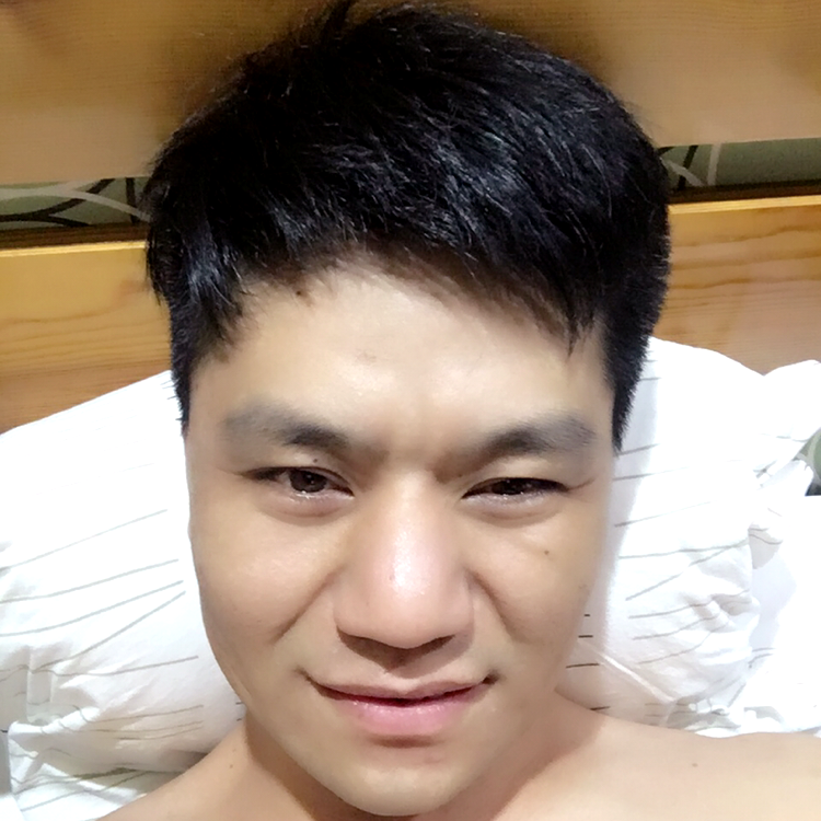 魔镜闻忧伤的照片