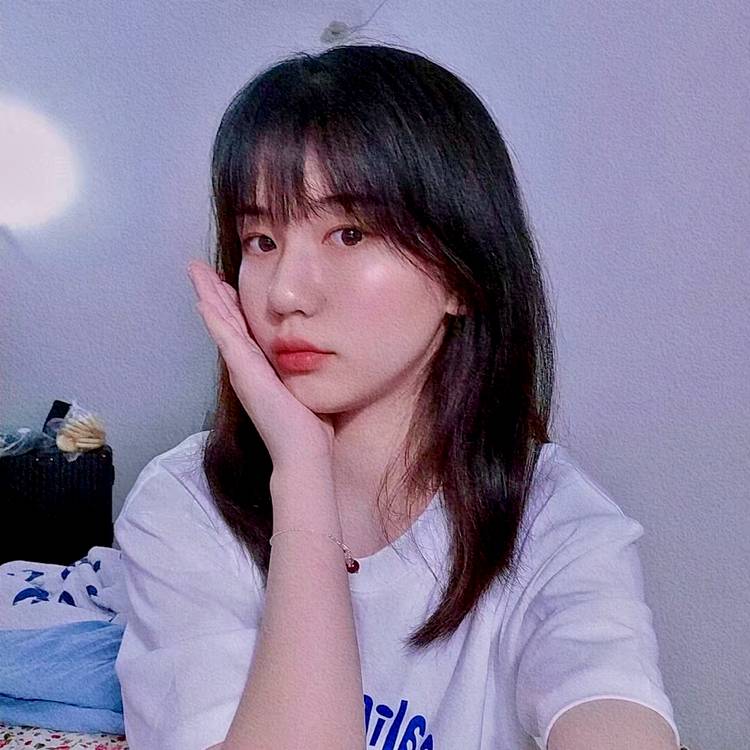 柚子蹙眉心灵美的照片