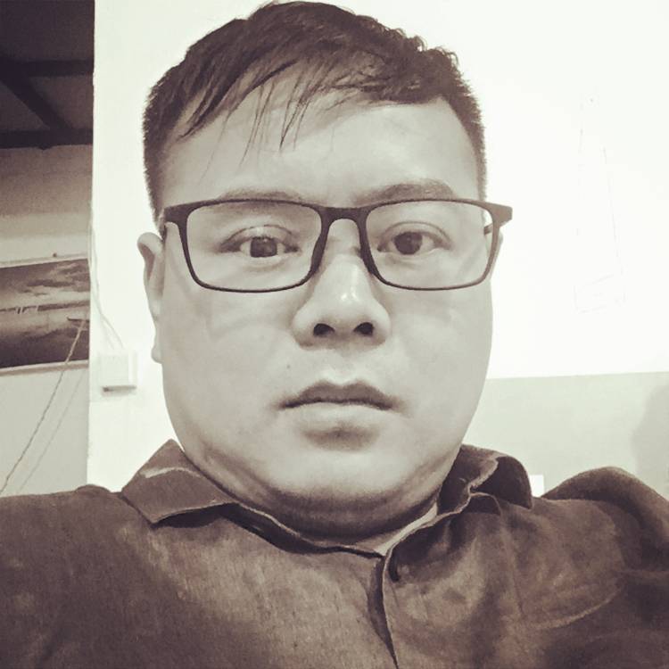 陵圣堂主的照片