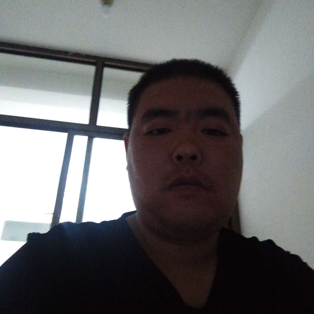 欢喜闻果汁的照片