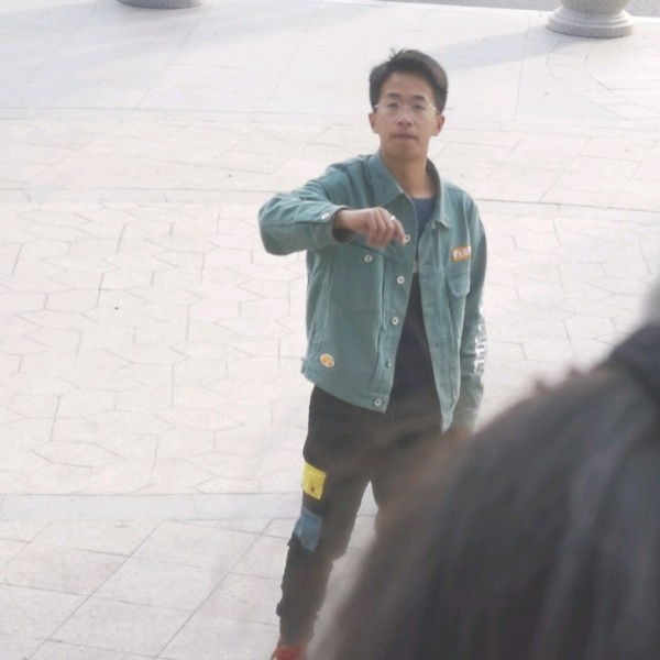曲奇激动的照片
