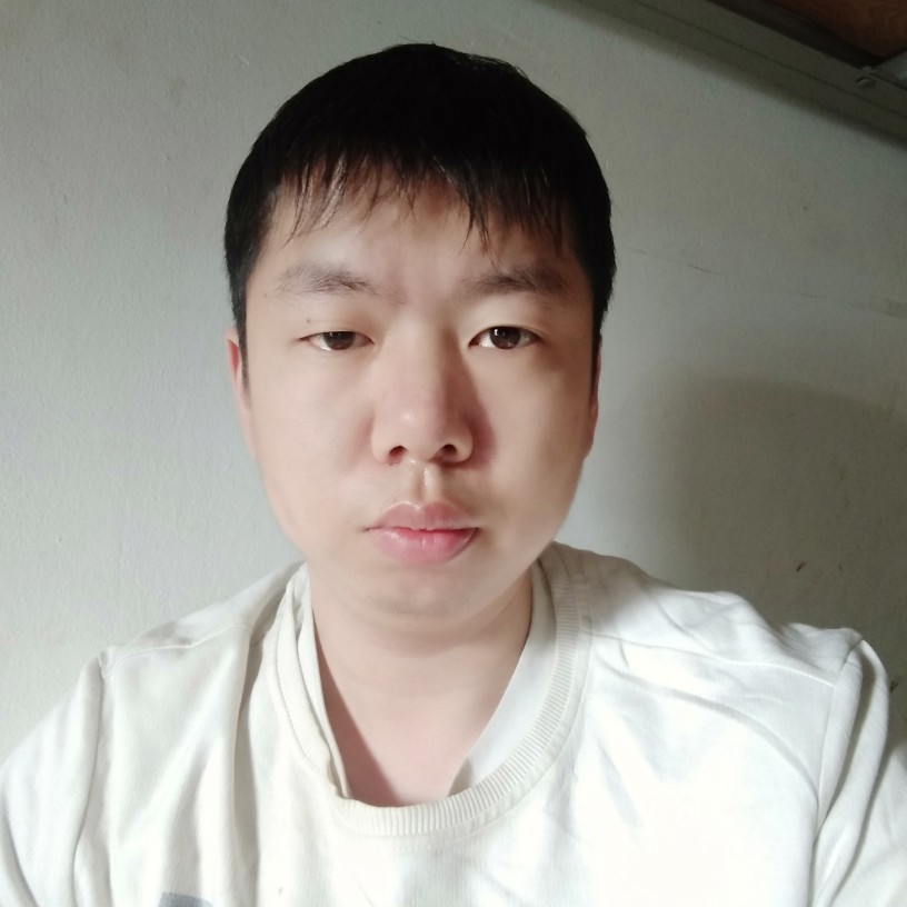 小土豆深拥阳光的照片