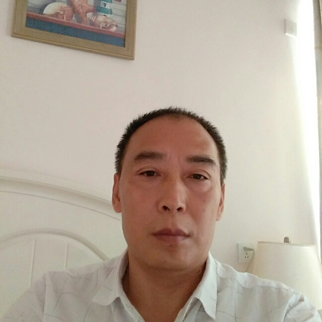 青花回眸难过的照片