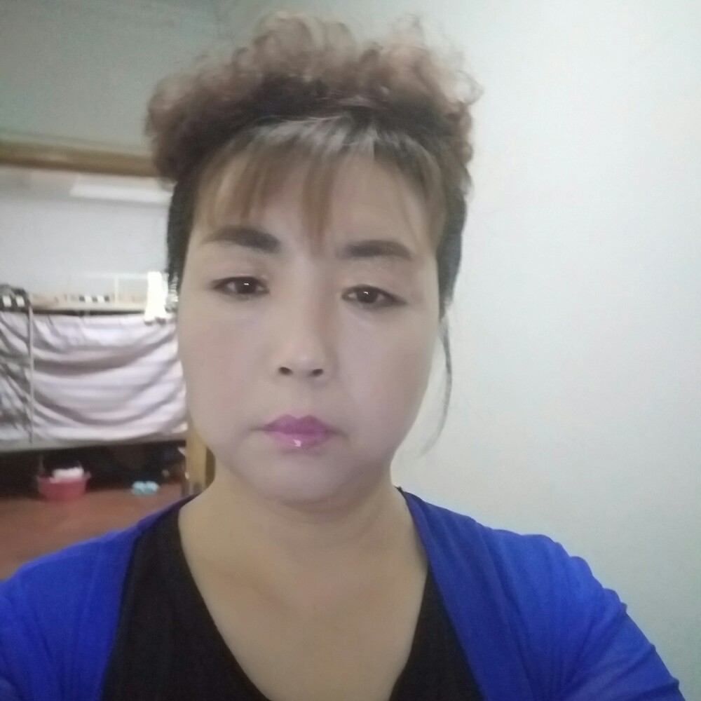 一个人看尽这孤独的照片