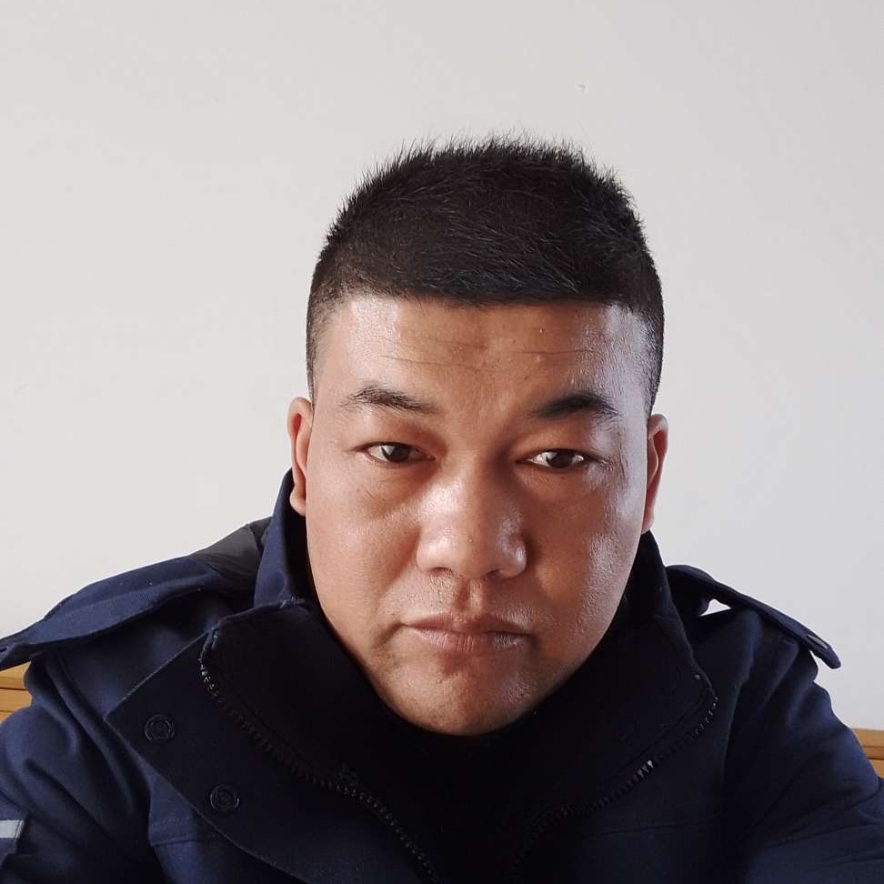 故意爱洛尘的照片