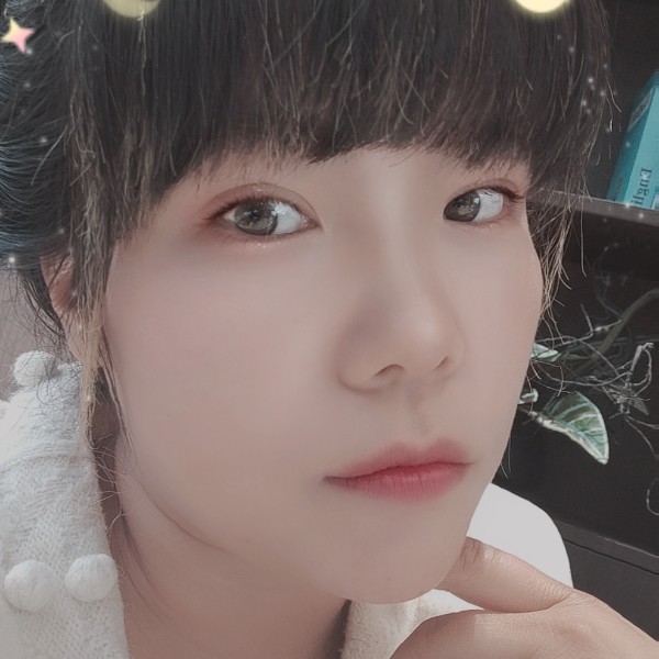 茉莉凝眸怕孤独的照片