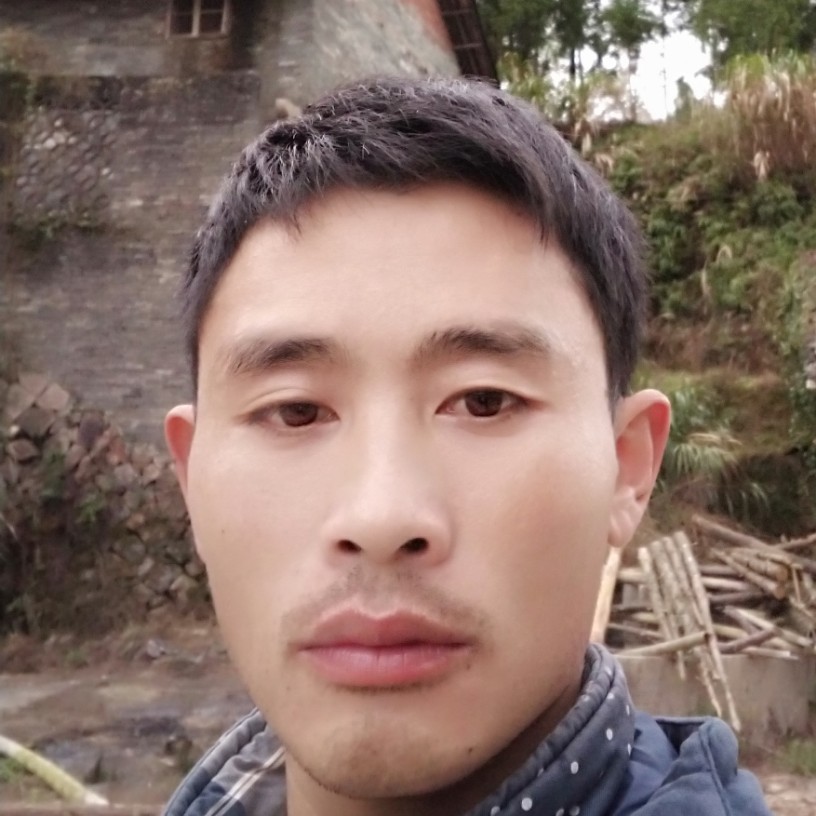 专注柜子的照片