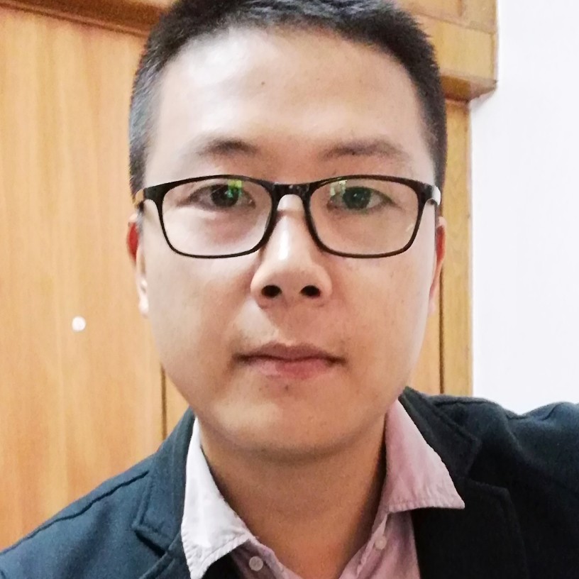 烂漫挽手暖阳的照片
