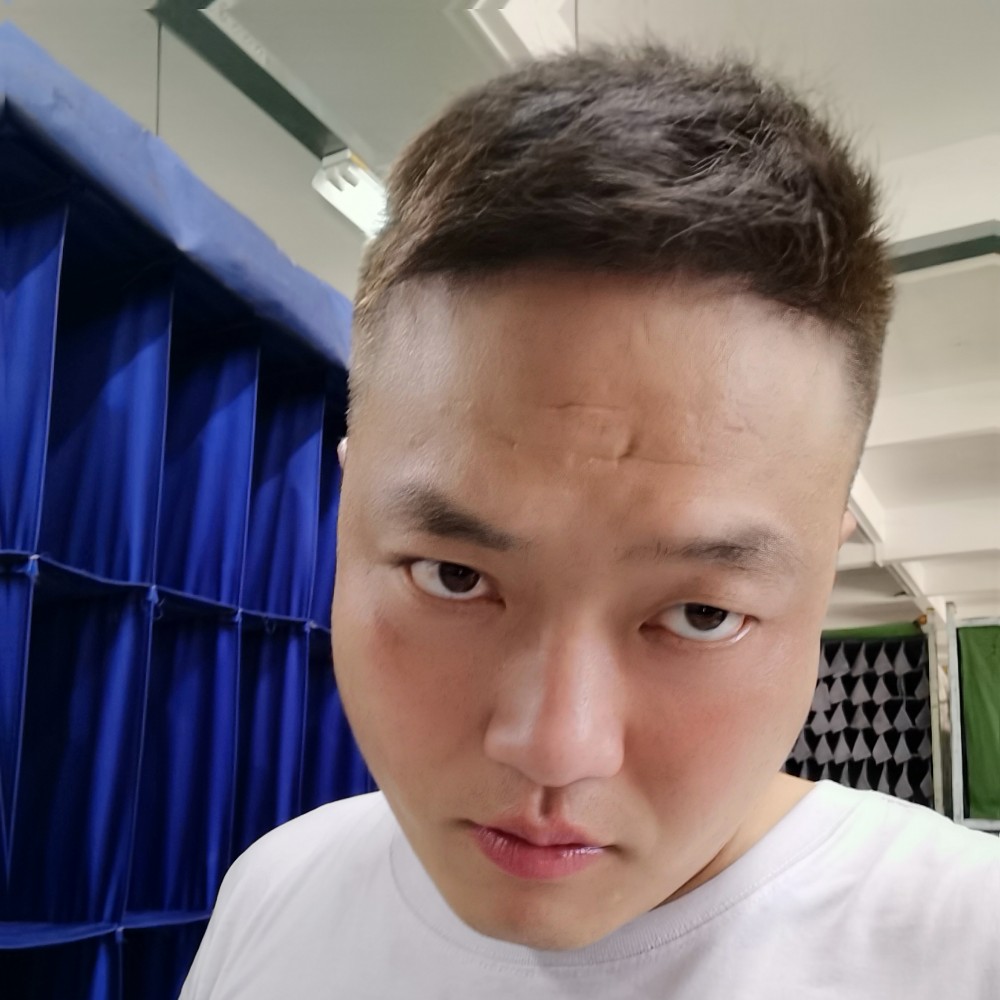 背后放弃化羽的照片