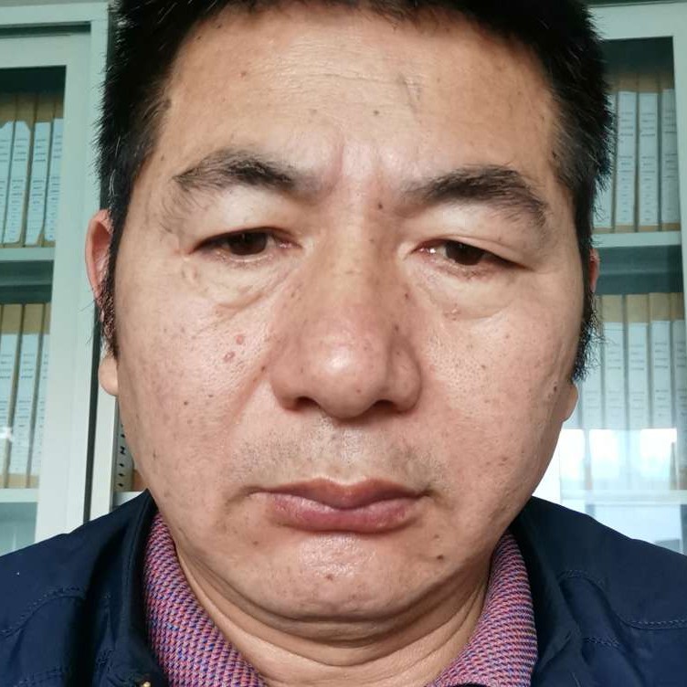 维一难过的照片
