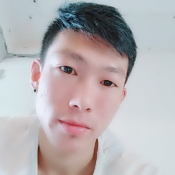 平淡浅吻星月的照片