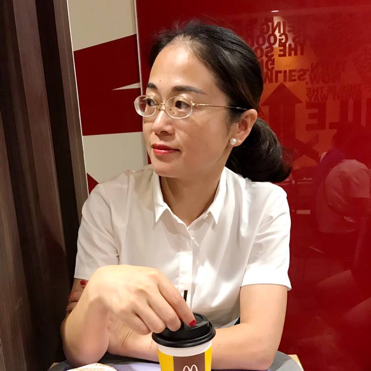 网络拉长的照片