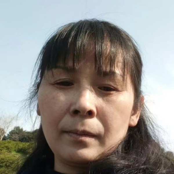 单纯挽手红玫瑰的照片