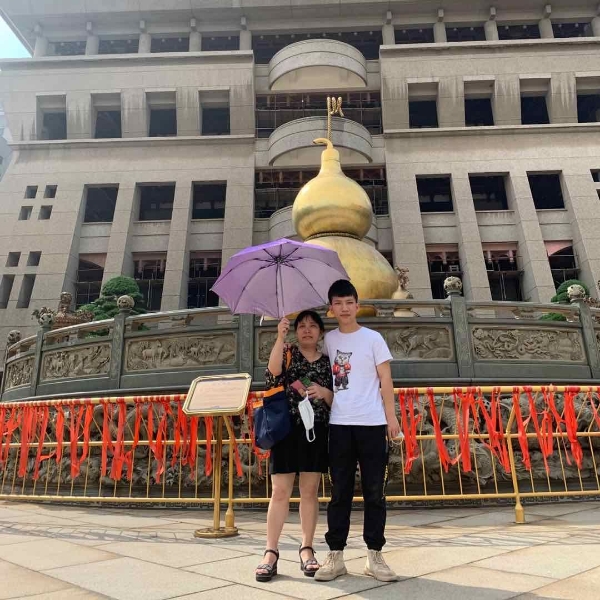 放羊的阿牛的照片