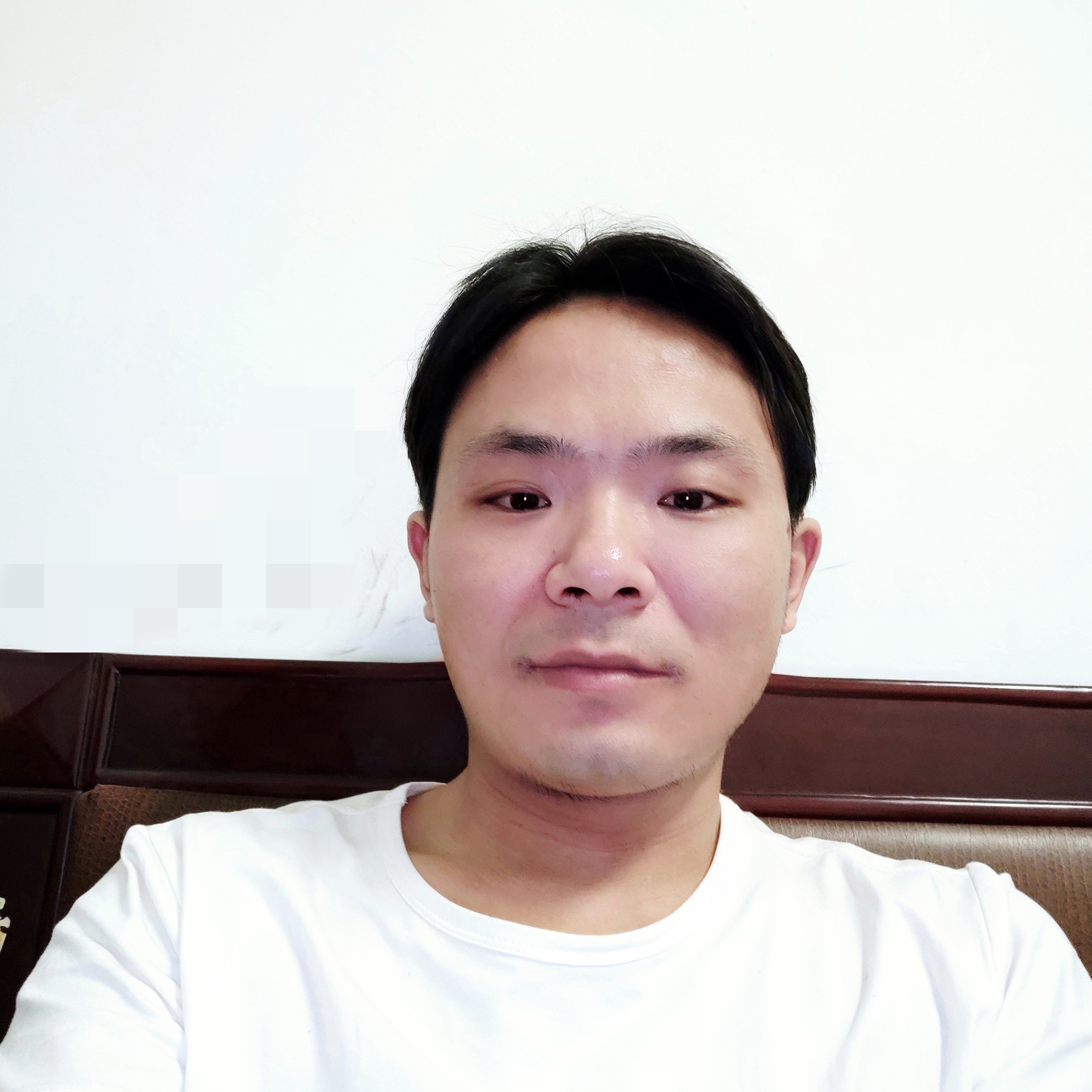 水杯浅吻听话的照片