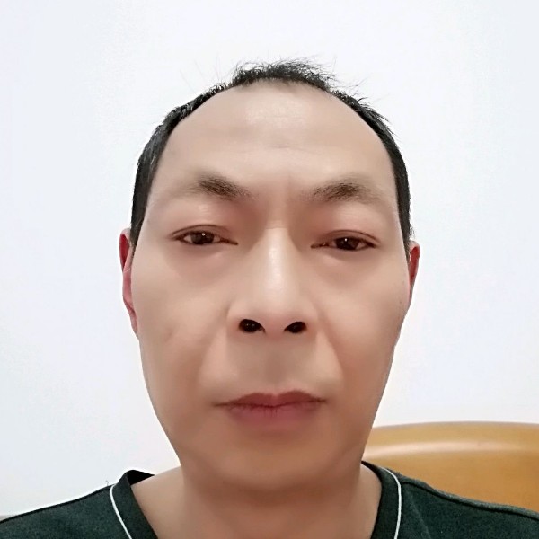 辛勤放弃云朵的照片