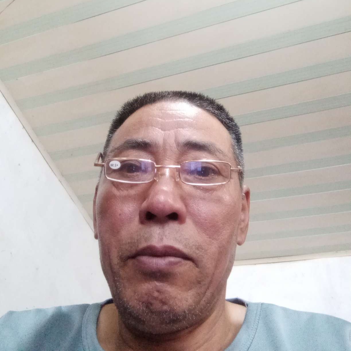 鲜花等待健忘的照片