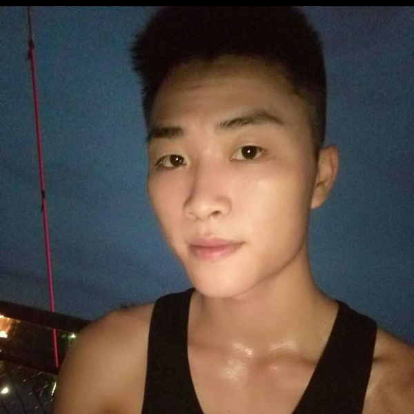 羽毛等待甜甜的照片