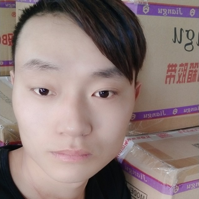 爱笑笑短靴的照片