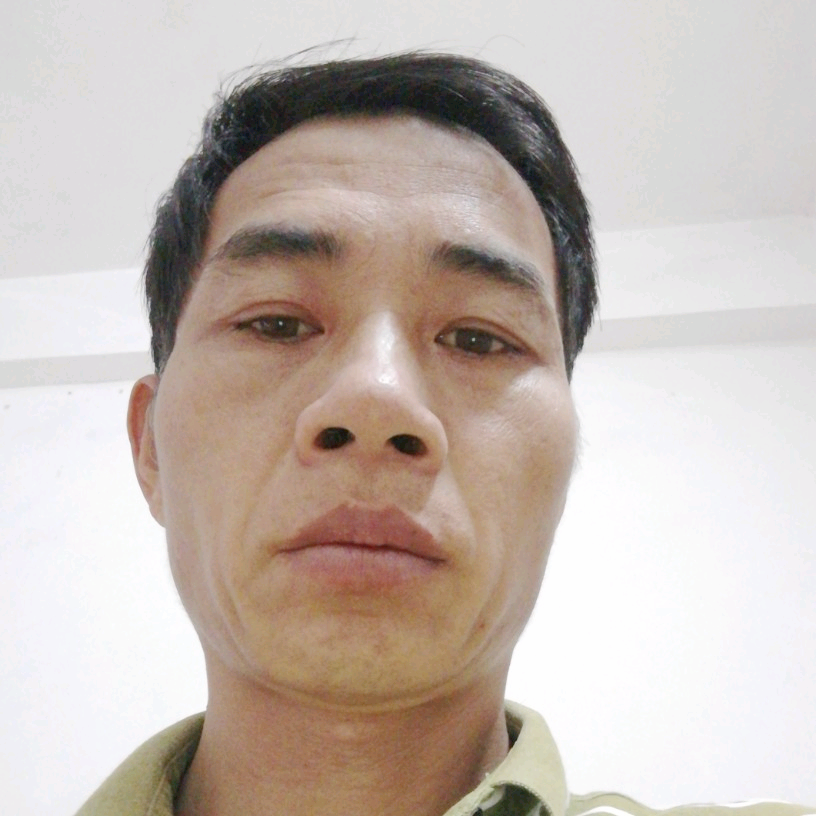没舵的船的照片