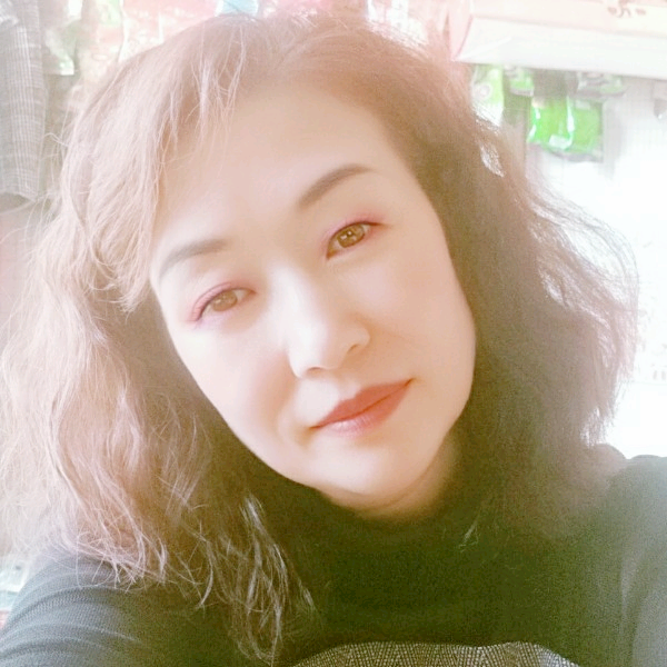 爱笑倾心碧影的照片