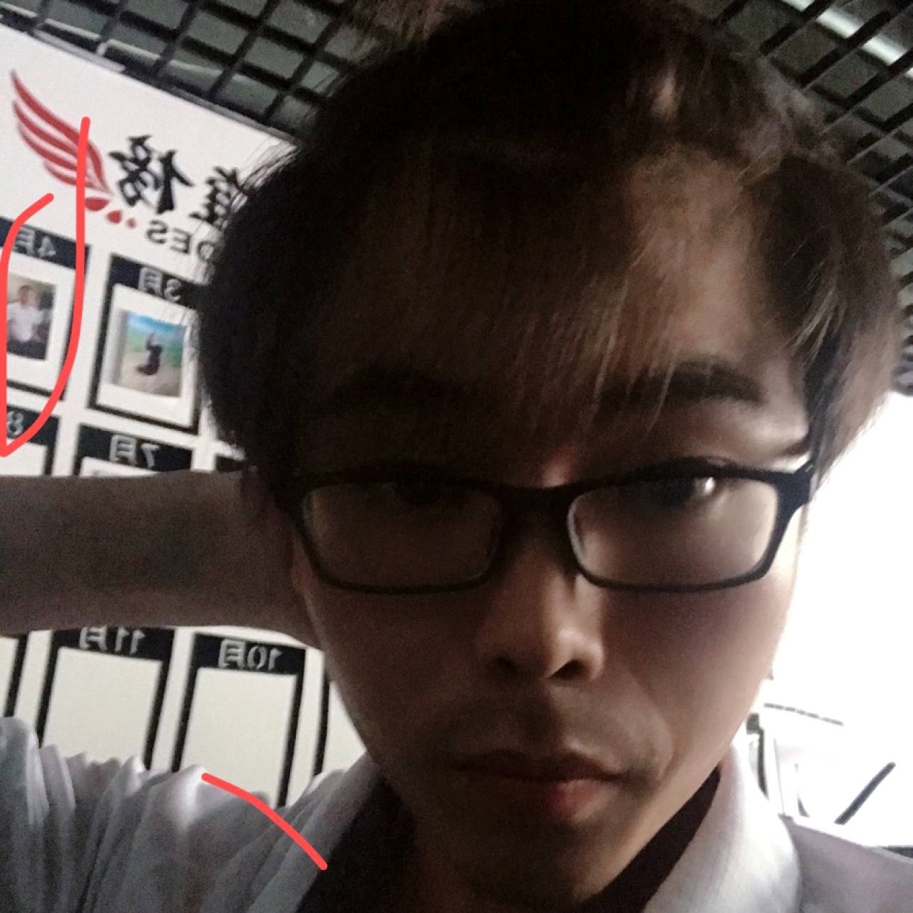 又落了一地花的照片