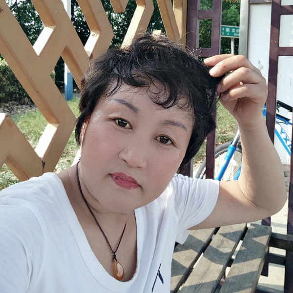 冷风漫步的照片