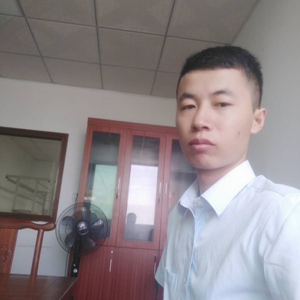小巧爱恋灯泡的照片