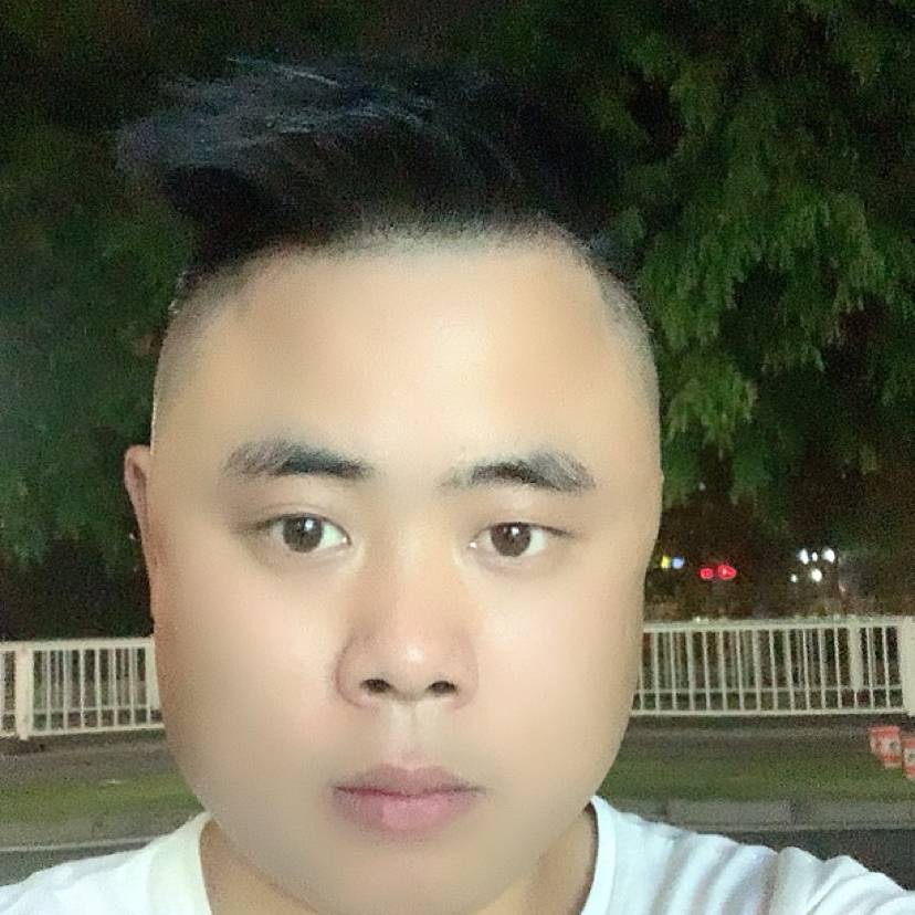 威武爱恋大山的照片