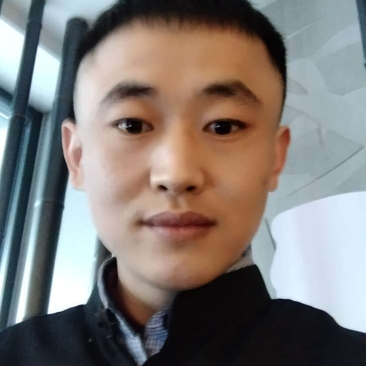 早晨等待无辜的照片